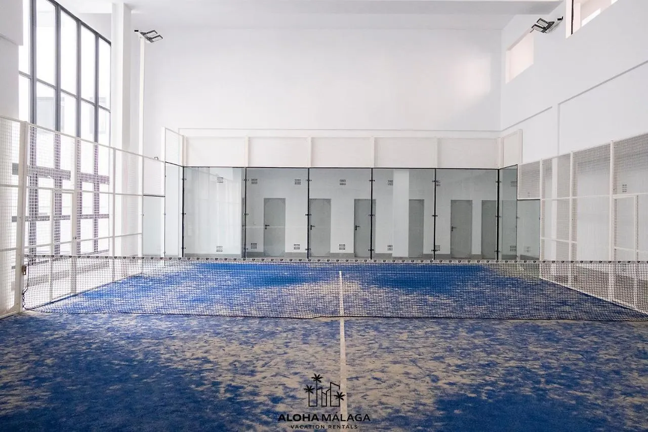 Luxury Duplex With Pool And Padel Court In Town Appartement Málaga 0*,  Spanje
